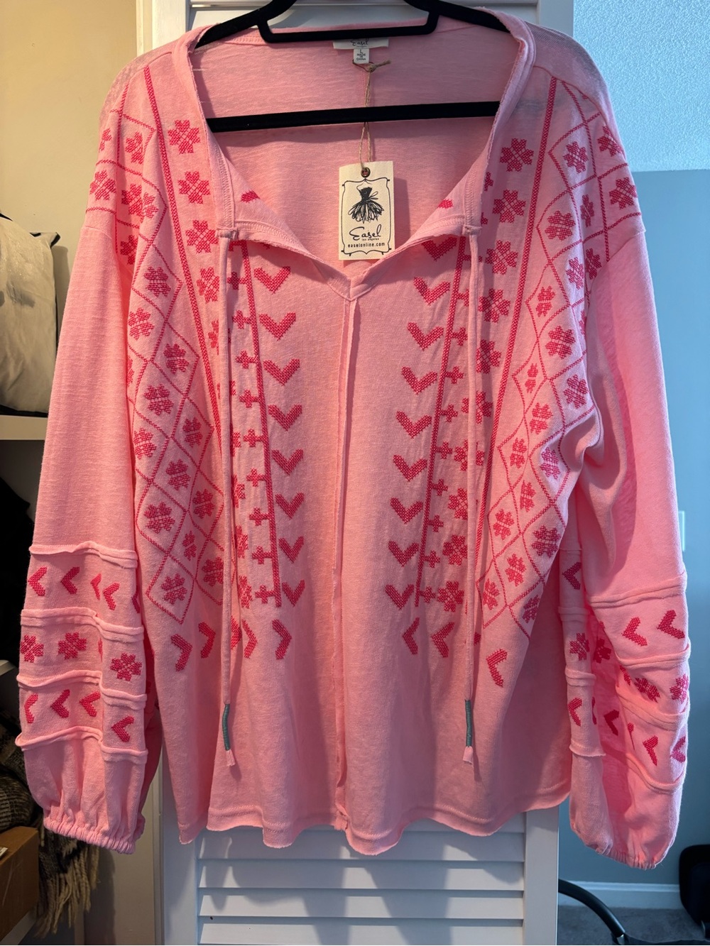 easel Two-Tone Pink Hooded Knit Pullover with Intarsia Pattern